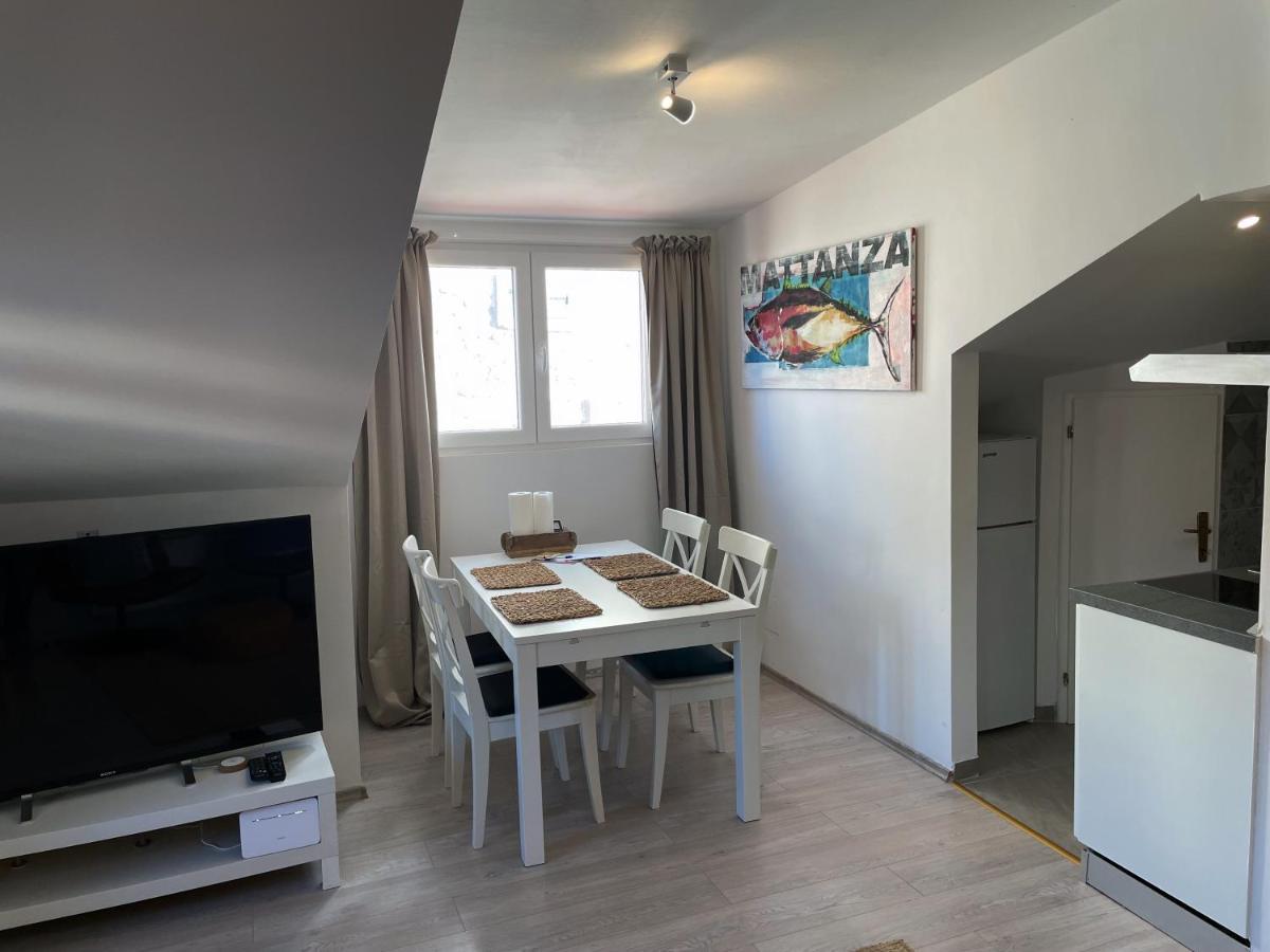 Fredys Apartments Stari Grad  Esterno foto