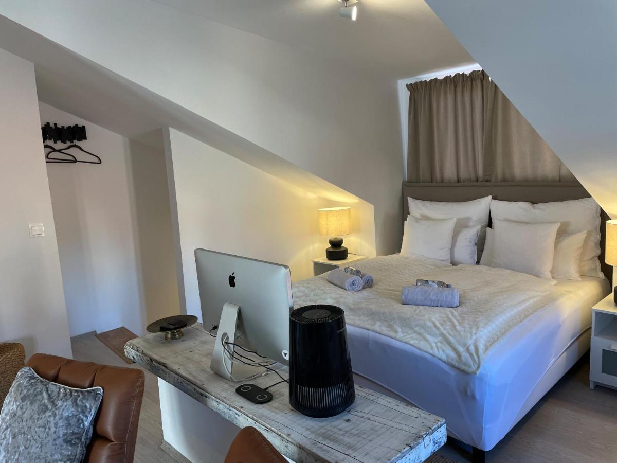 Fredys Apartments Stari Grad  Esterno foto