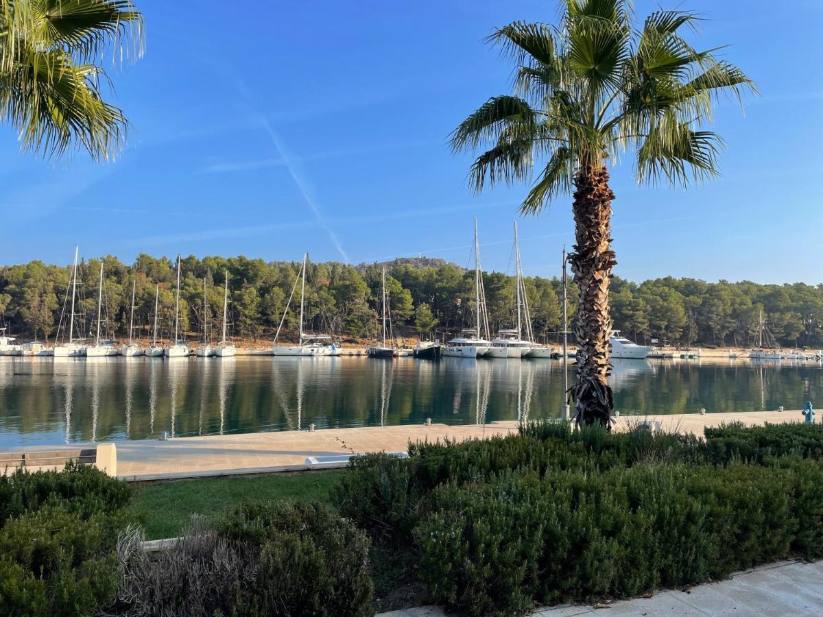 Fredys Apartments Stari Grad  Esterno foto